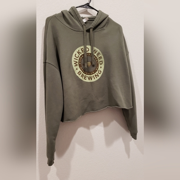 Tops - Wicked Weed Brewing cropped top size XL